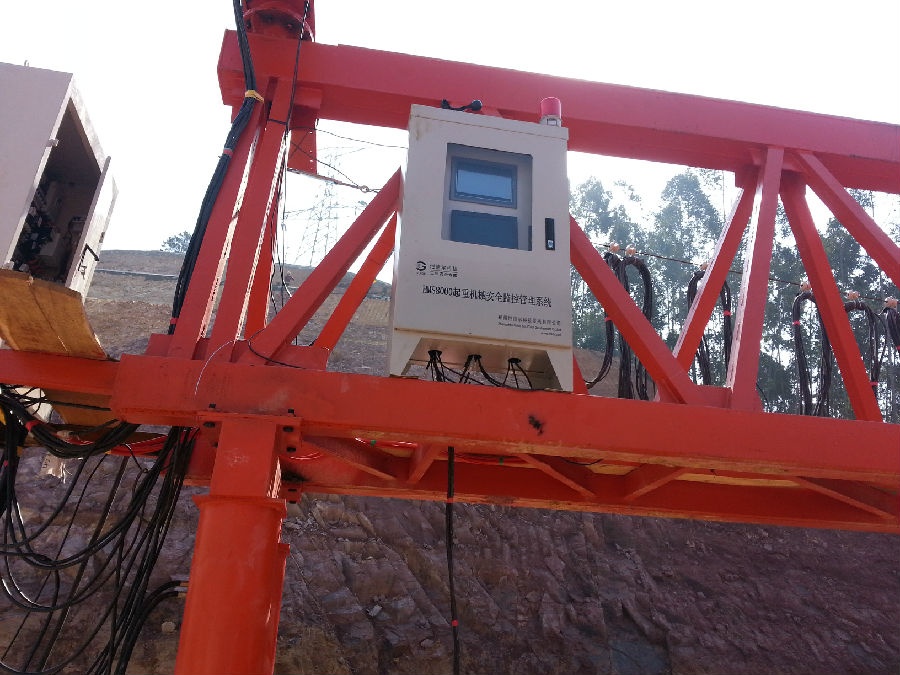 架橋機監(jiān)控系統(tǒng)安裝現(xiàn)場照片一