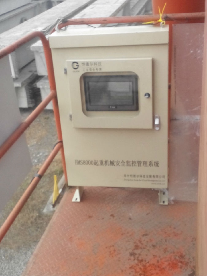 四川成都門機(jī)監(jiān)控系統(tǒng)現(xiàn)場(chǎng)安裝圖一